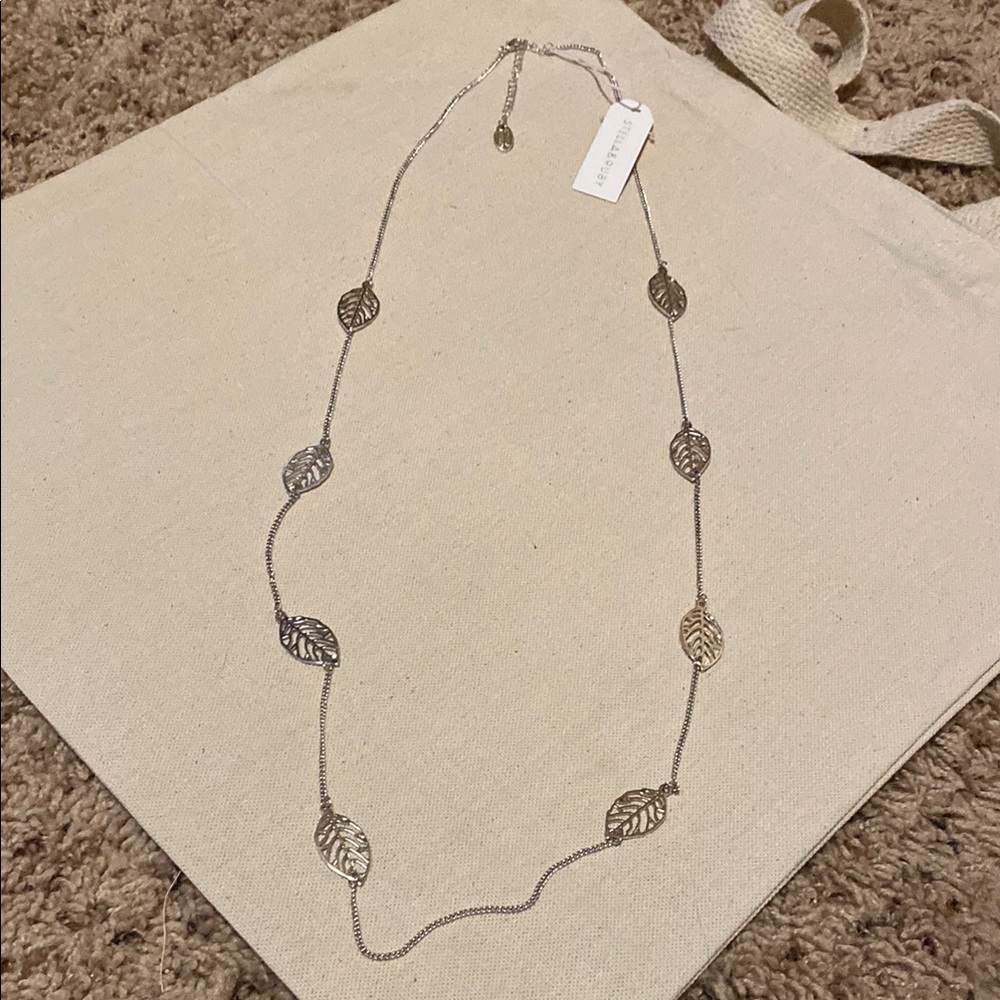 Silver Minimalist Disc Necklace with Modern Design
